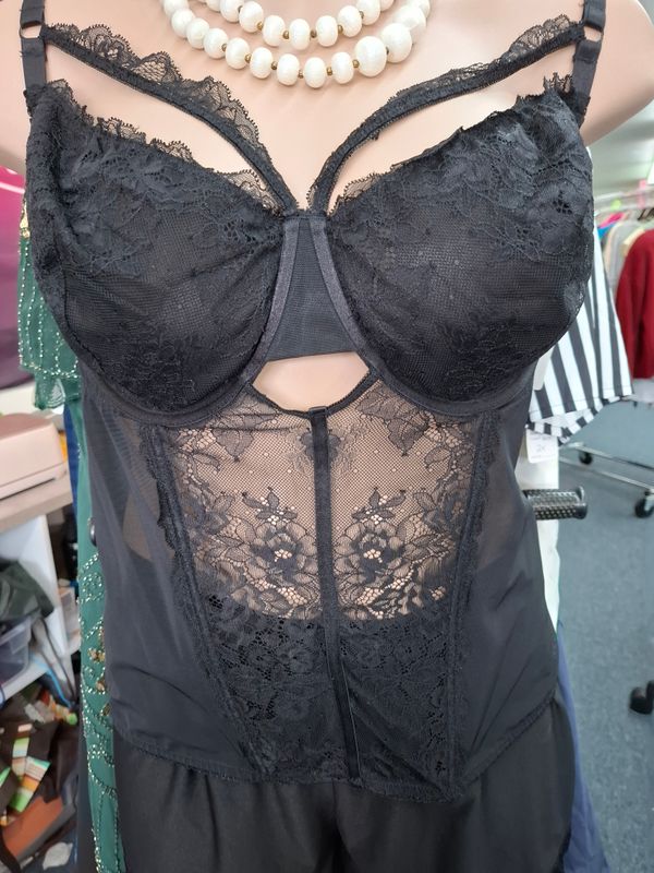 5x Torrid Curve black lace corset lingerie top underwire