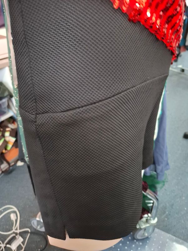 18 Torrid black stretchy dot look short shorts