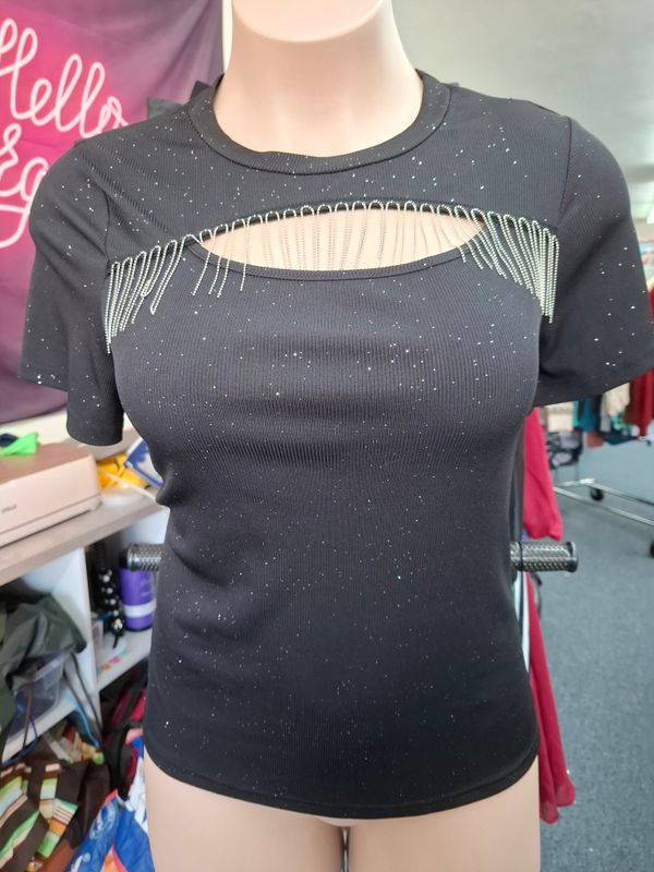 1x Black glitter ribbed top with beaded fringe