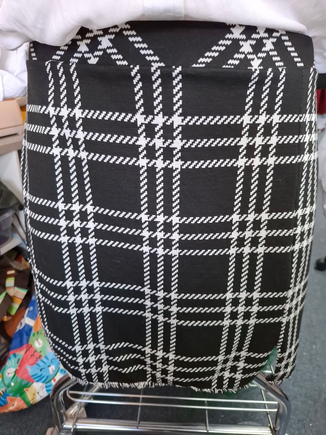 XL Cato black and white plaid stretchy skirt