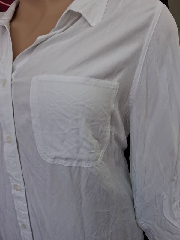 2x Velvet Heart white button front top shirt