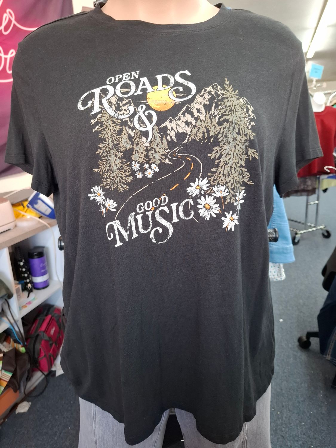 0x Maurices black "Open roads good music" graphic tee XL