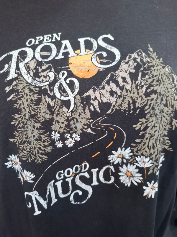 0x Maurices black "Open roads good music" graphic tee XL