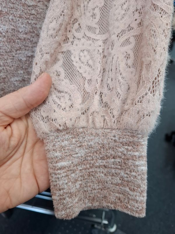 2x Maurices brown heathered soft top lace sleeves