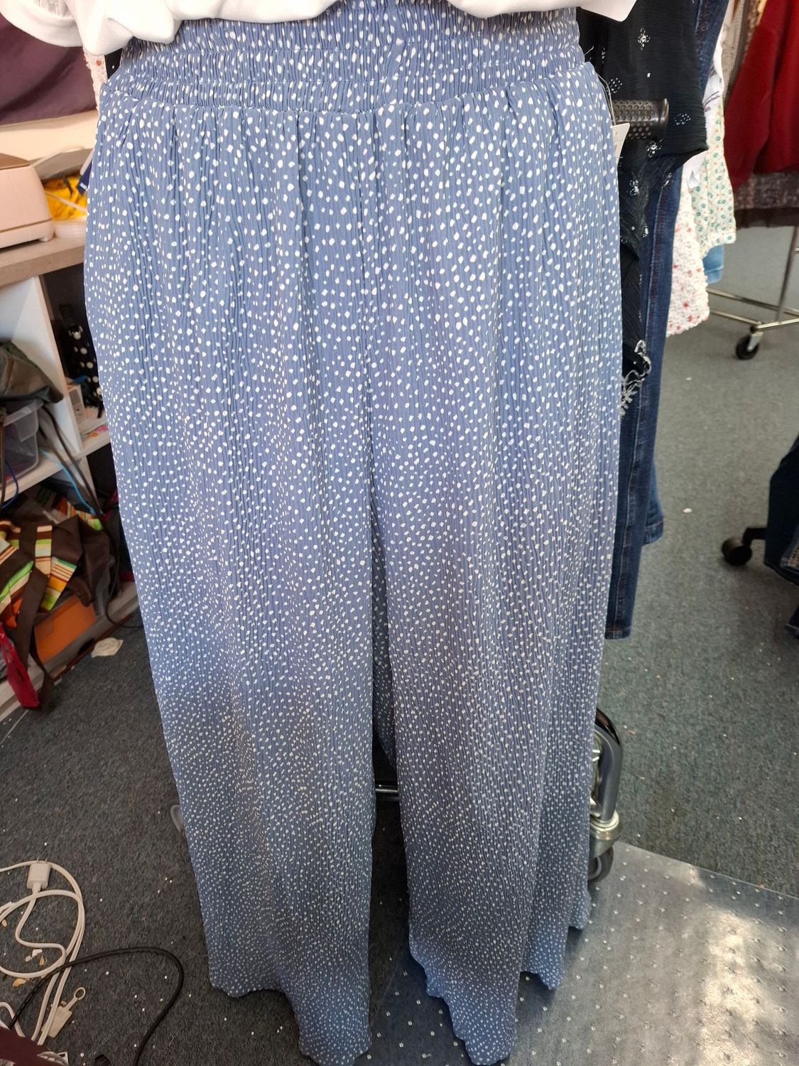 2x New In blue polka dot crepe wide leg pants pull on