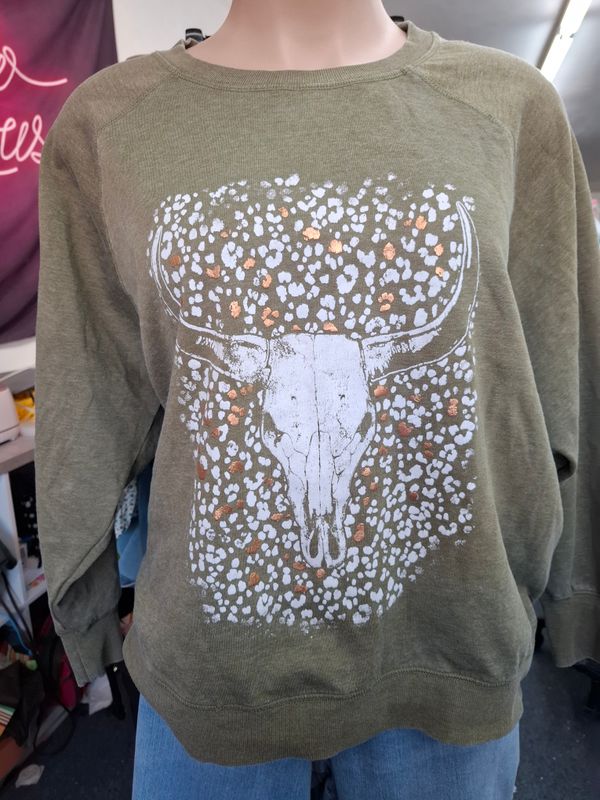 4x Maurices green animal print skull sweatshirt