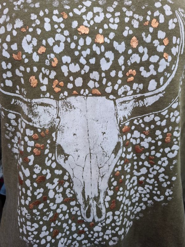 4x Maurices green animal print skull sweatshirt