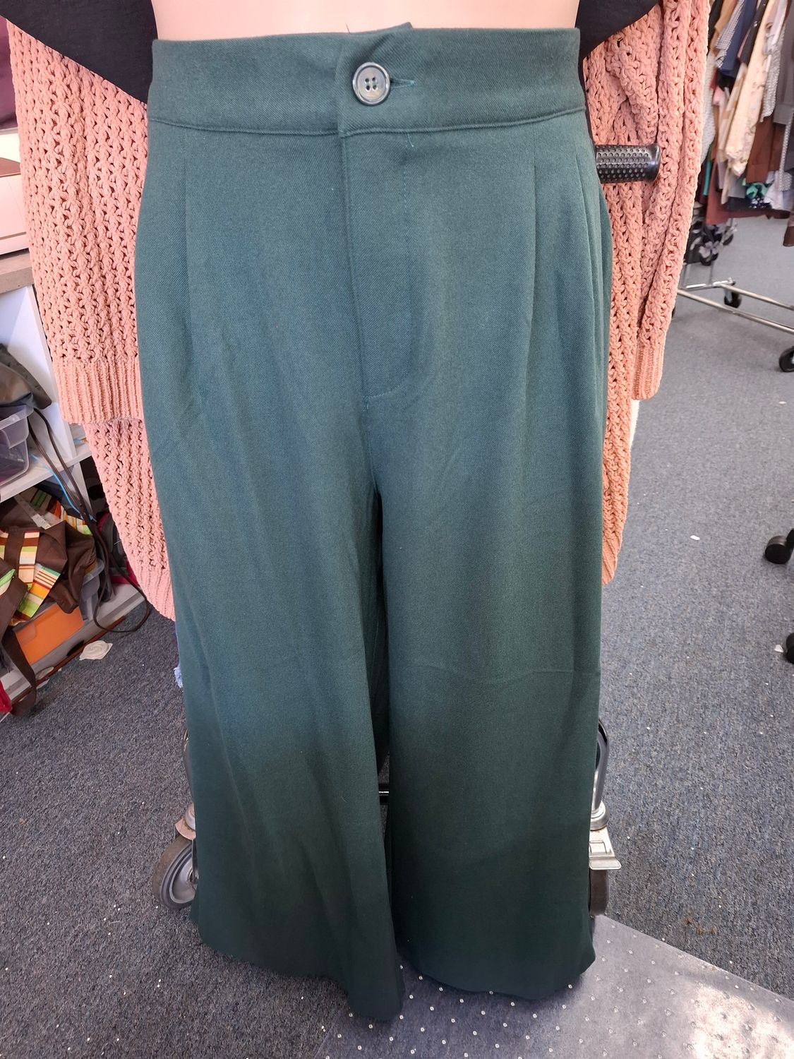 22 short Torrid NWT green wide leg trouser pants
