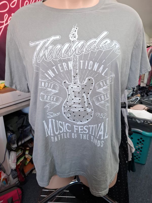 3x Maurices Fender guitar studded graphic tee