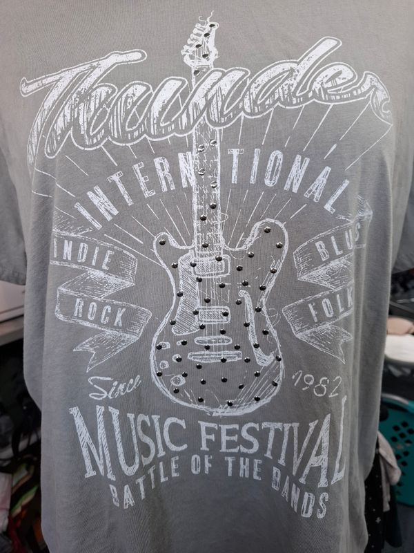 3x Maurices Fender guitar studded graphic tee