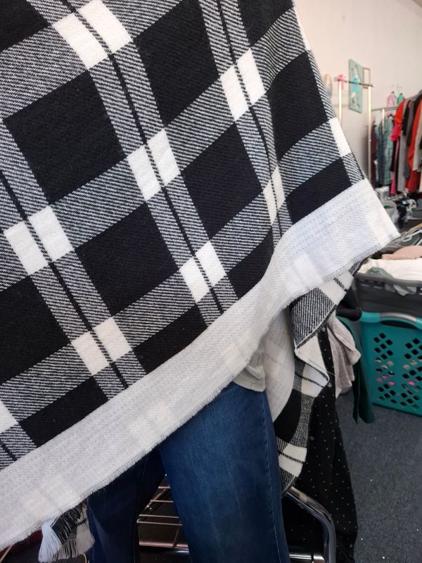 One Size Duluth Trading Co black and white plaid poncho
