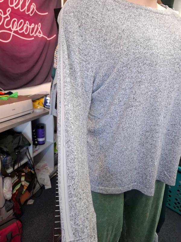 2x Sleep by Cacique soft gray long sleeve top