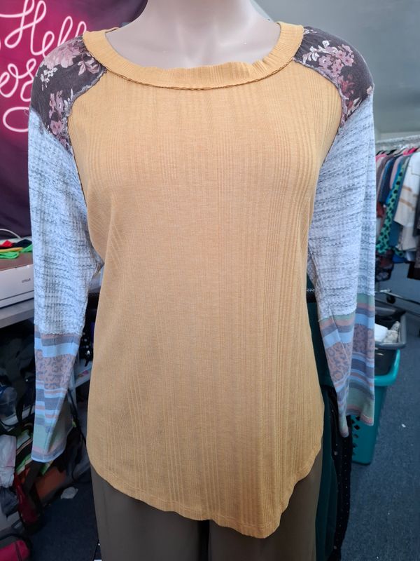 3x Cato mustard ribbed top with pattern raglan sleeves