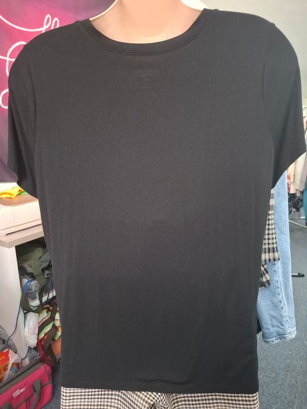 3x Torrid super soft knits black t-shirt top