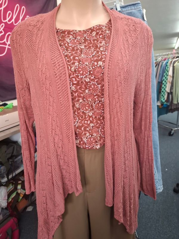 Torrid crochet type lightweight mauve sweater