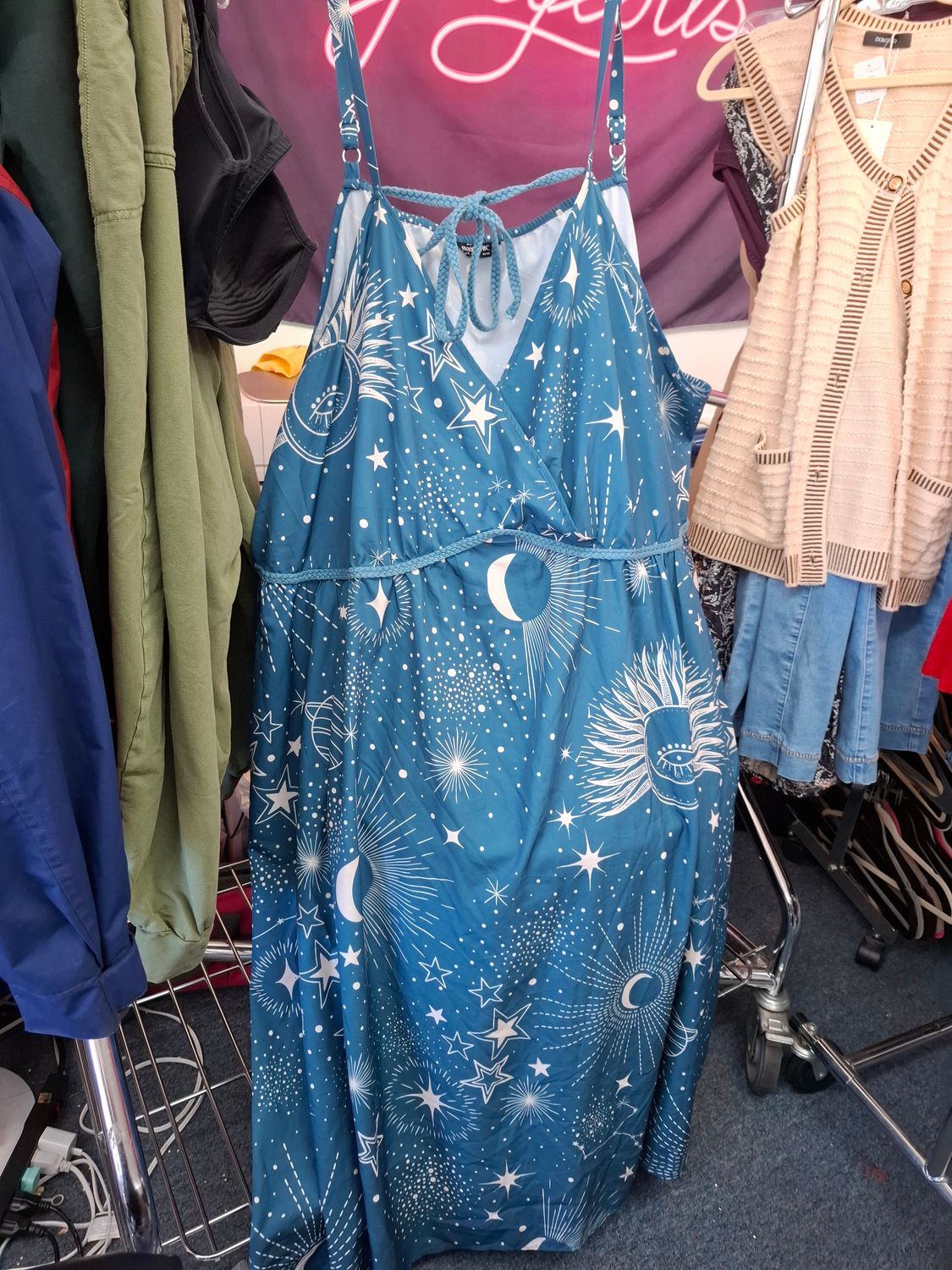 30/5x Bloomchic blue cosmic print maxi dress pockets!