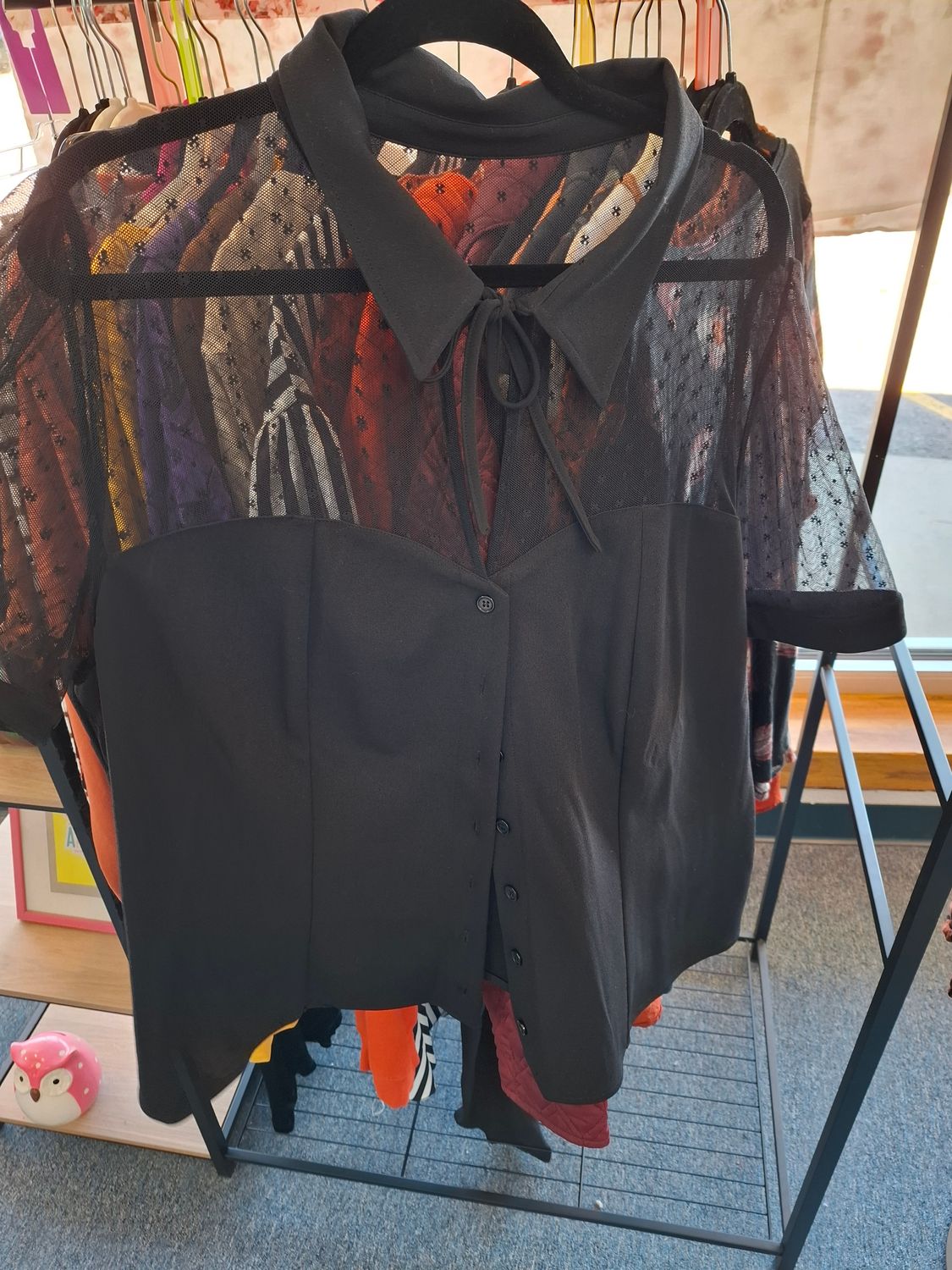 4x/26 Unique Vintage NWT black button front shirt lace
