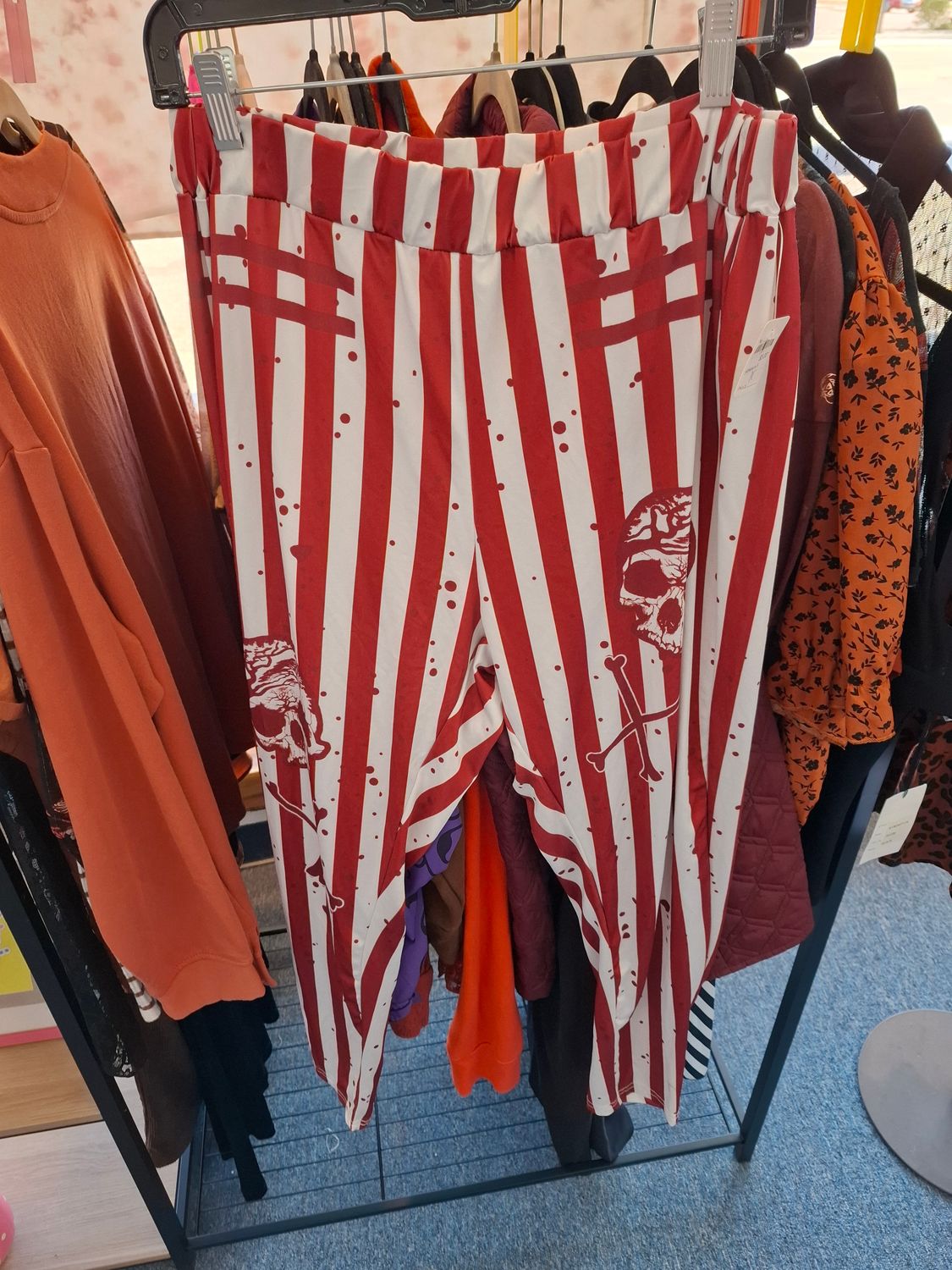 1x Shein pirate skull red and white bloody leggings Halloween