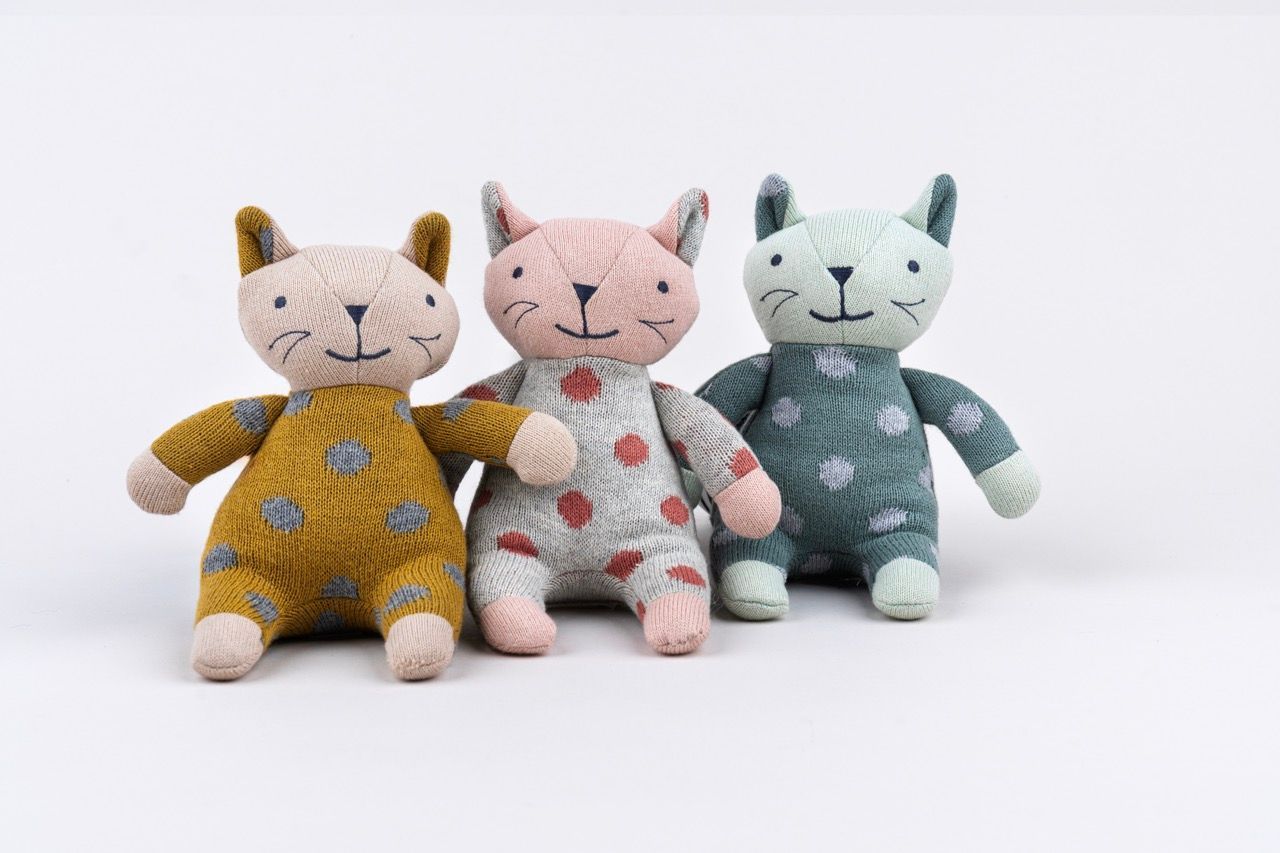 DLUX Baby Cute Kitty Comforter - soft cotton knitted toy