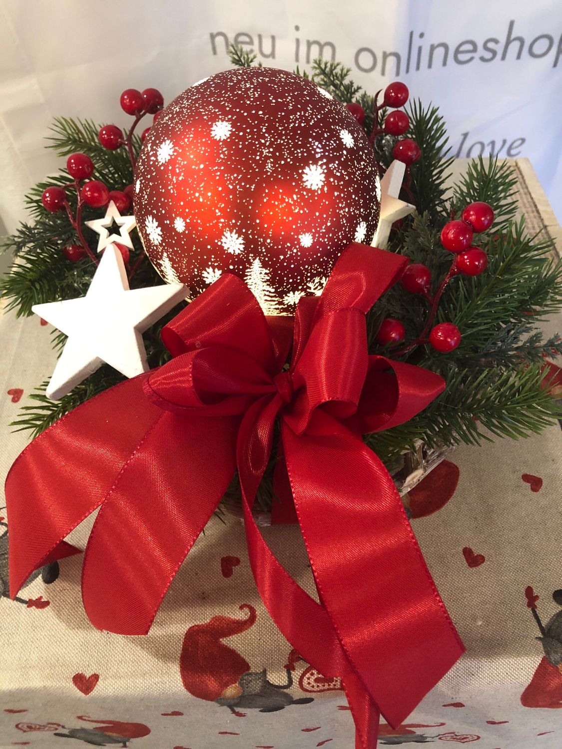 Dekorierter Tannen Kranz mit LED Kugel  ca 25 cm