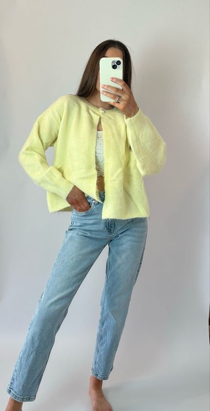 Verspielter Cardigan mit Perlenknopf butter yellow