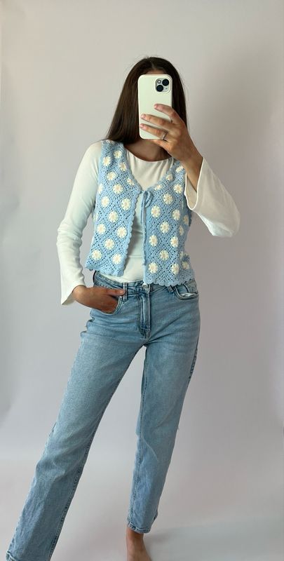 Gehäkelte Weste mit Blumenmuster