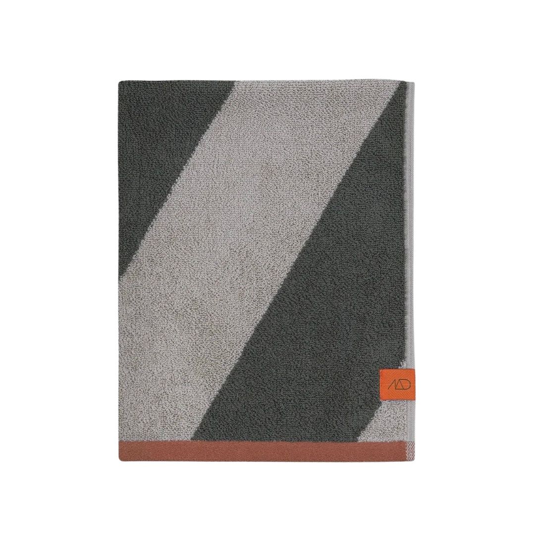 METTE DITMER Diagonal badhanddoek, Kleur: DARK OLIVE