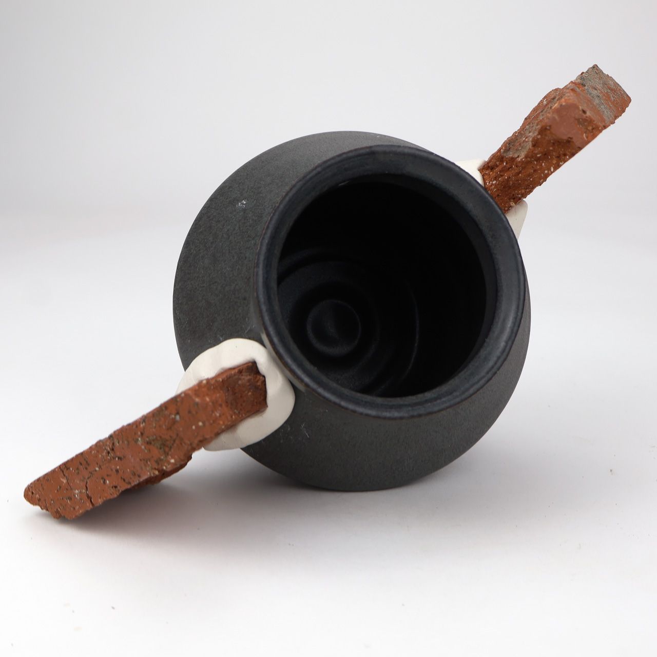 A Coudriet, Bud Vase w Brick no. 5