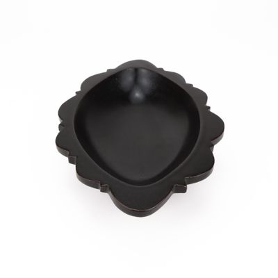 Courtney Murphy, Oval dish, 1