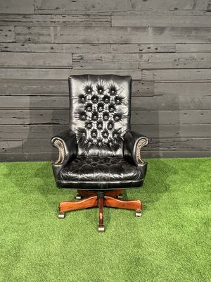 Black Leather Rip Van Winkle Tufted Chair | High-Back Traditional Accent Armchair