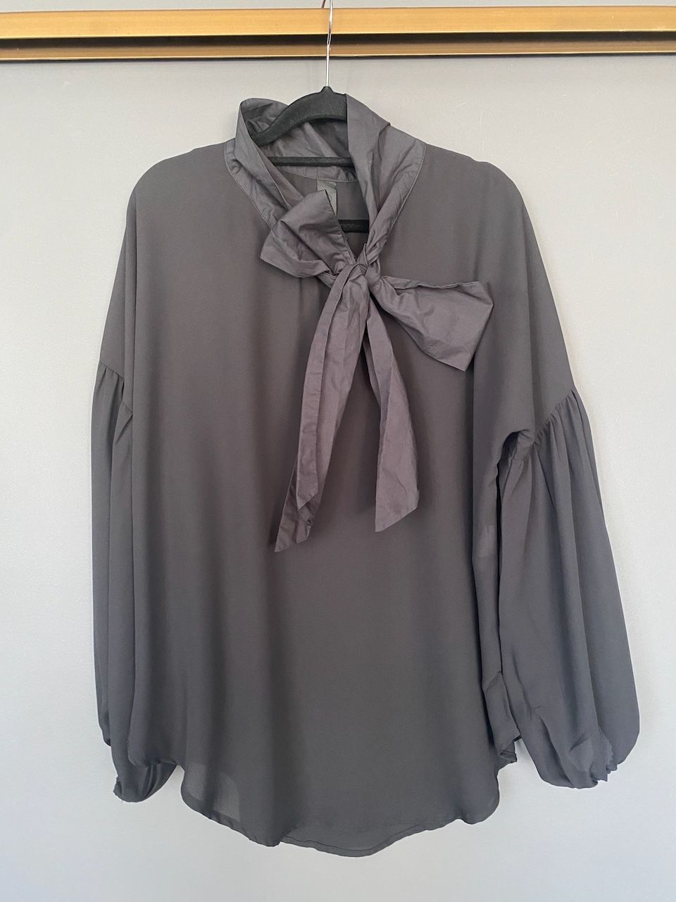 GOLDEN Tina Tie Top BK