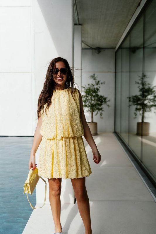 Short Lace Dress Yellow