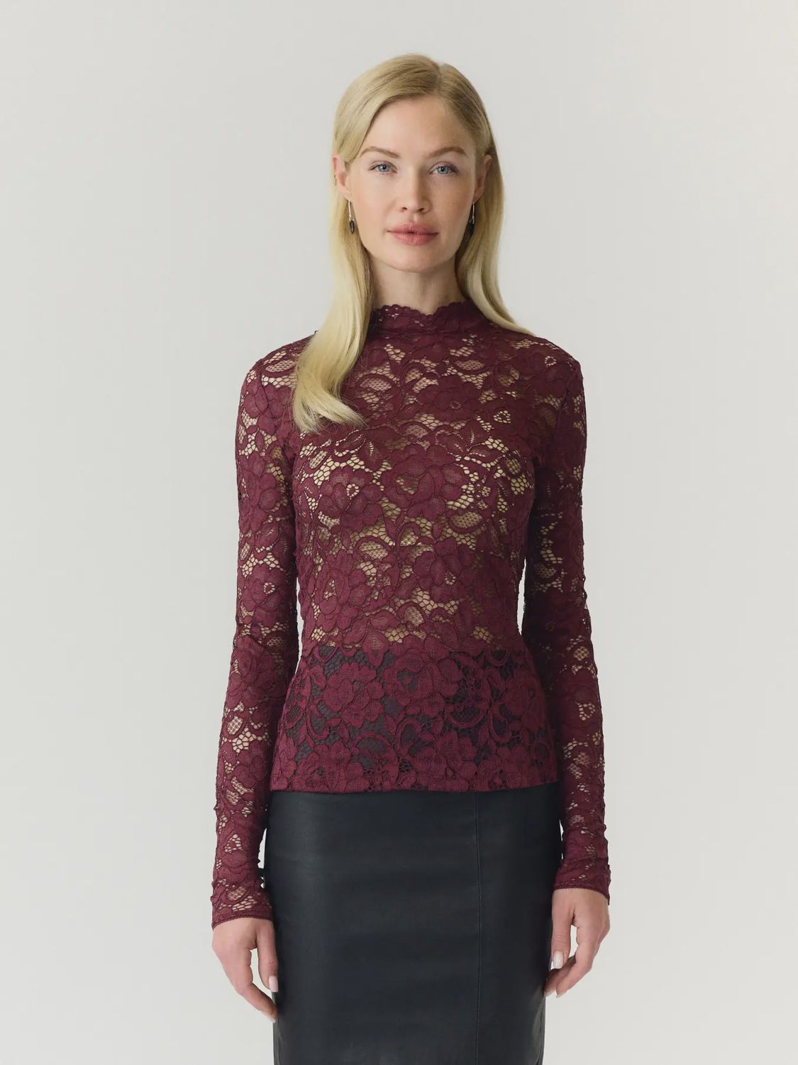 Lace Top Lacey Port Royale