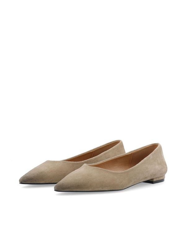 Pointy Flat Shoe Faux Suede Sand