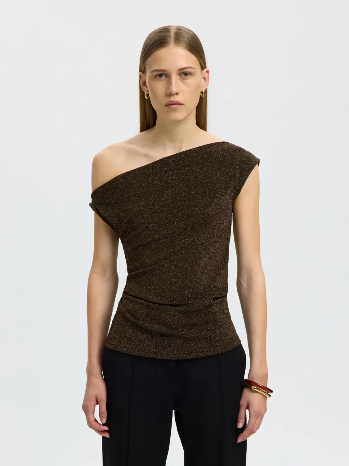Asymmetric Top Nori Delicioso