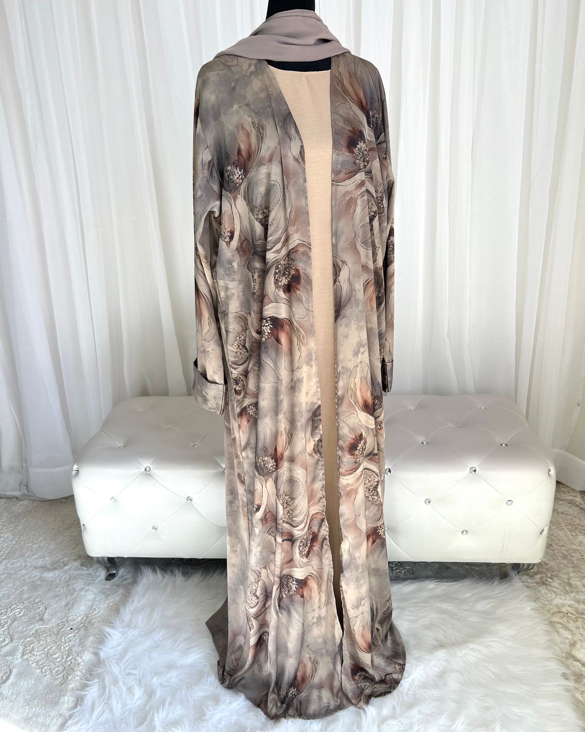 Rawan Open Abaya (2 color with flower)