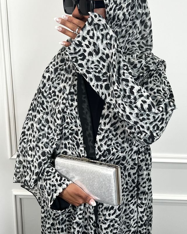 Farah Double Chiffon Open Abaya with Matching Hijab Leopard Print