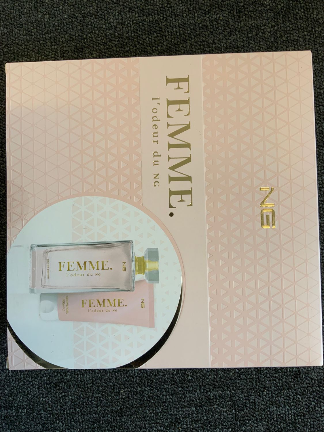 Femke L’odeur du NG