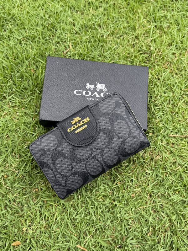 Medium Wallet