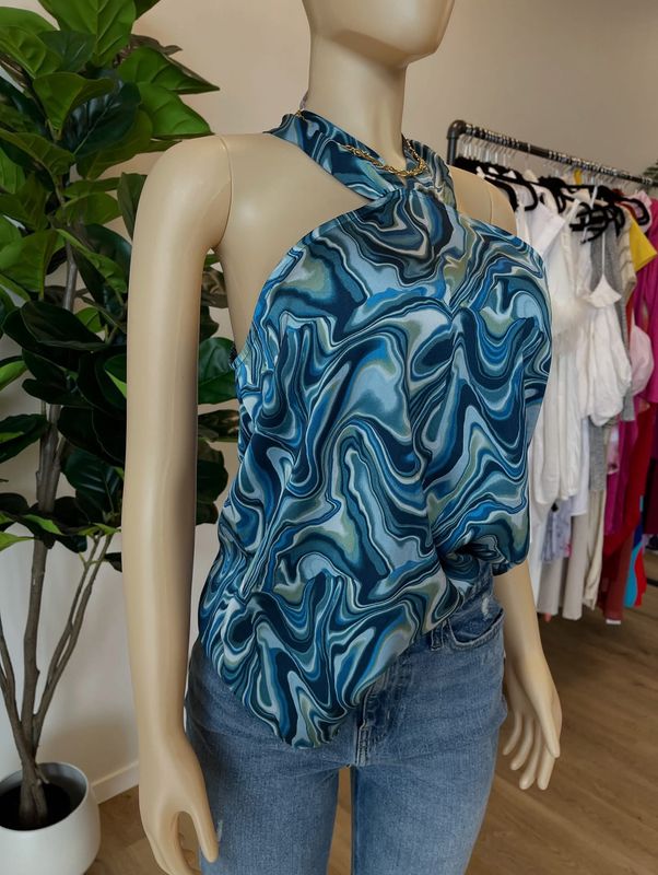sleeveless marble design blouse