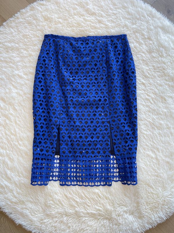 lace pencil skirt with split