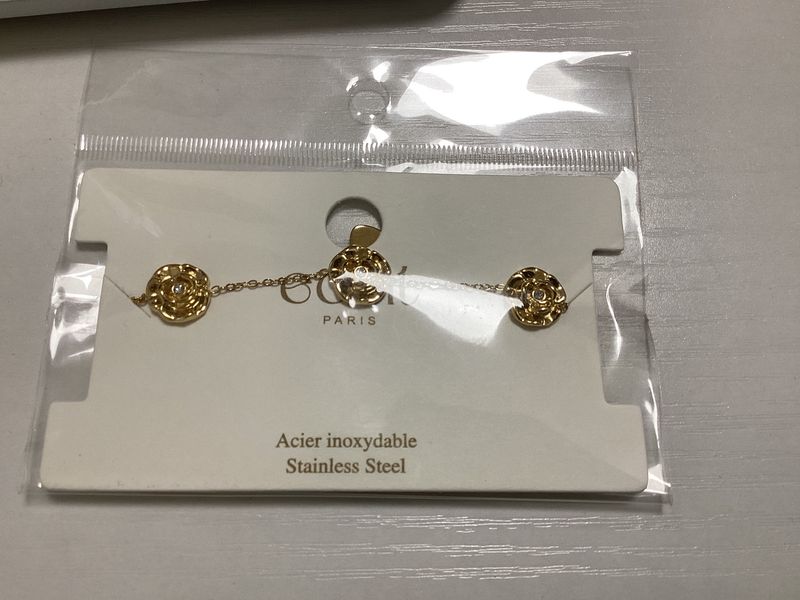 Flower crystal bracelet