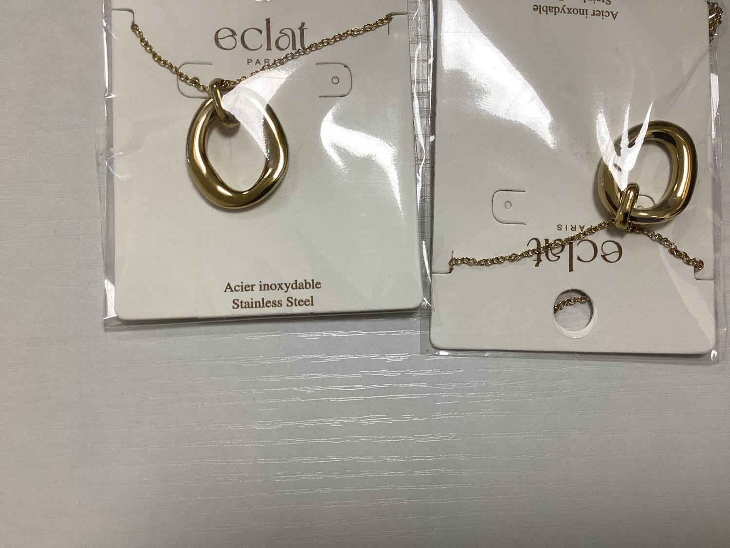 Gold irregular circle necklace