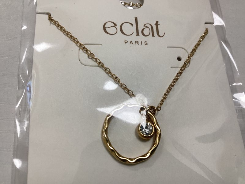 Crystal in circle gold necklace