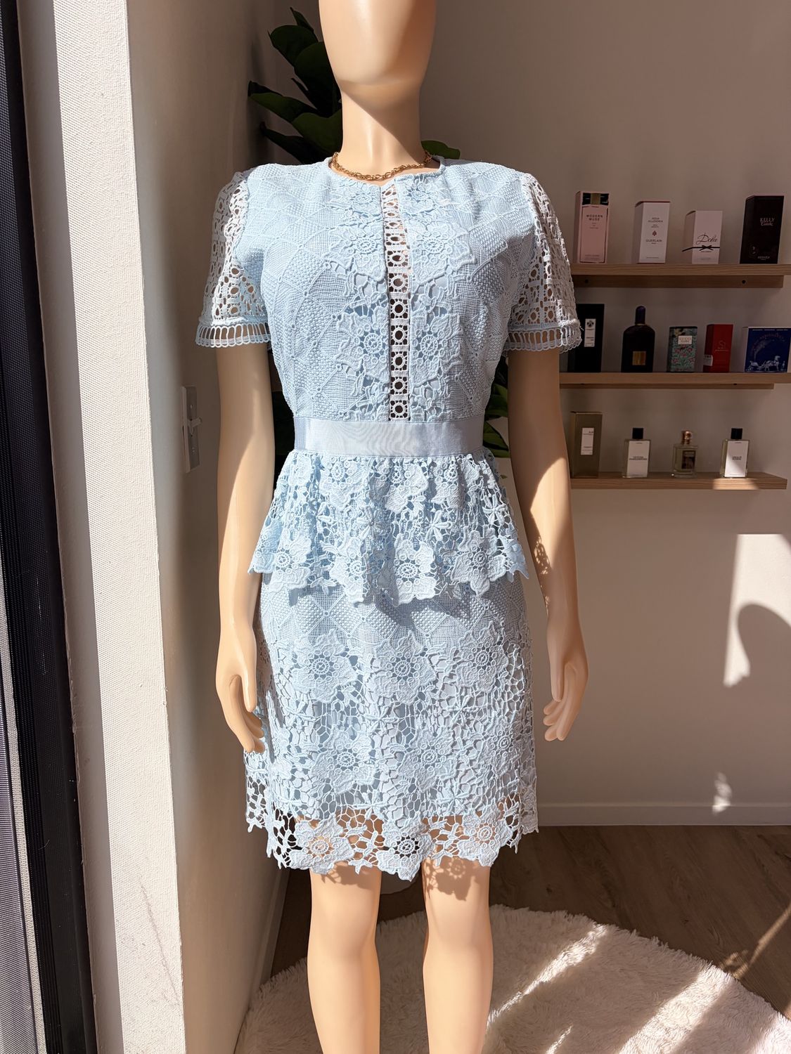 short sleeve lace midi dress