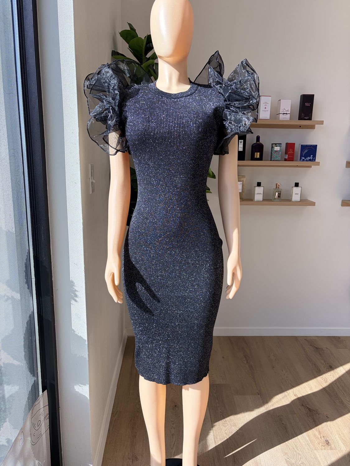 FLYING TOMATO Ruffle Sleeve Black Dress