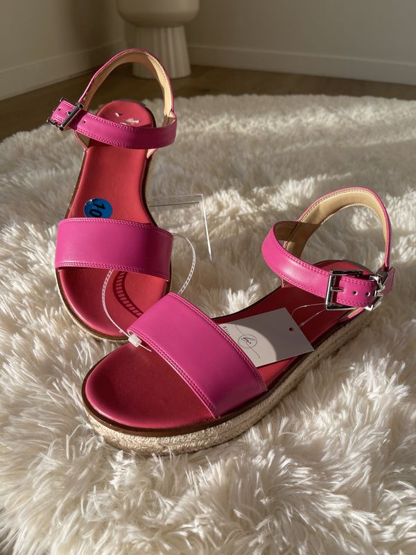 MK pink sandals