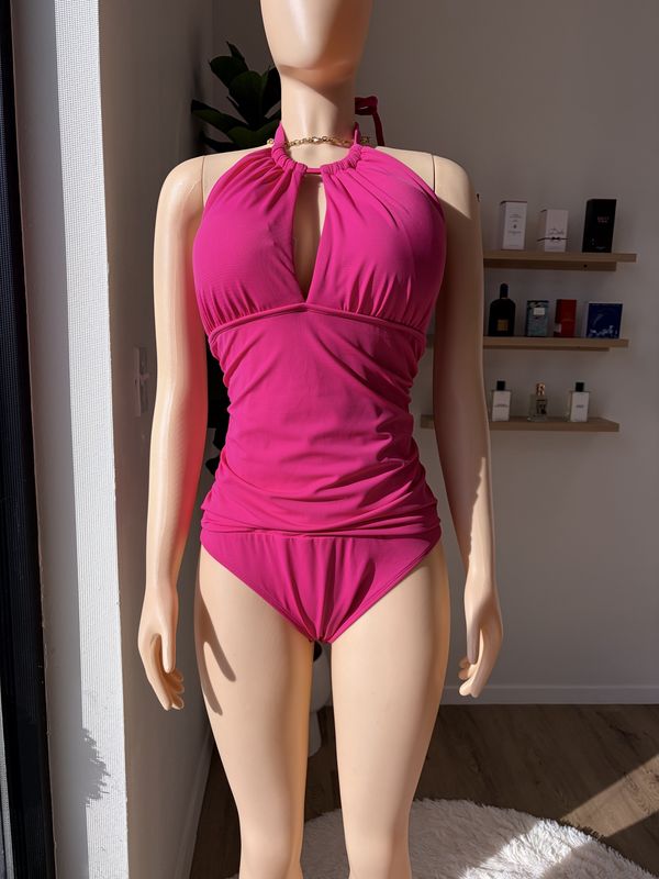 1 piece backless pink swimwear