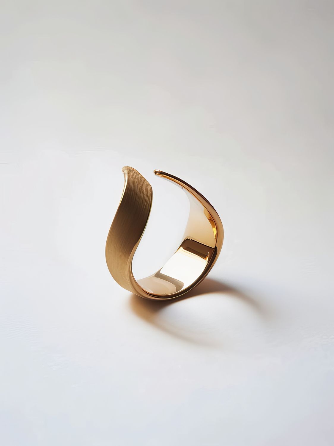 Curved Elegance Bracelet