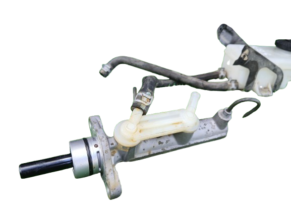 ​Toyota Voxy AZR60 Old Model Master Cylinder